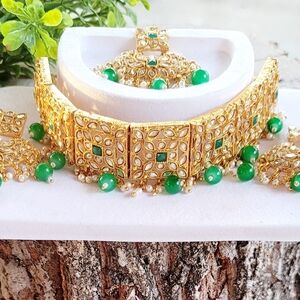 India Boutique Gold and Green Necklace Set